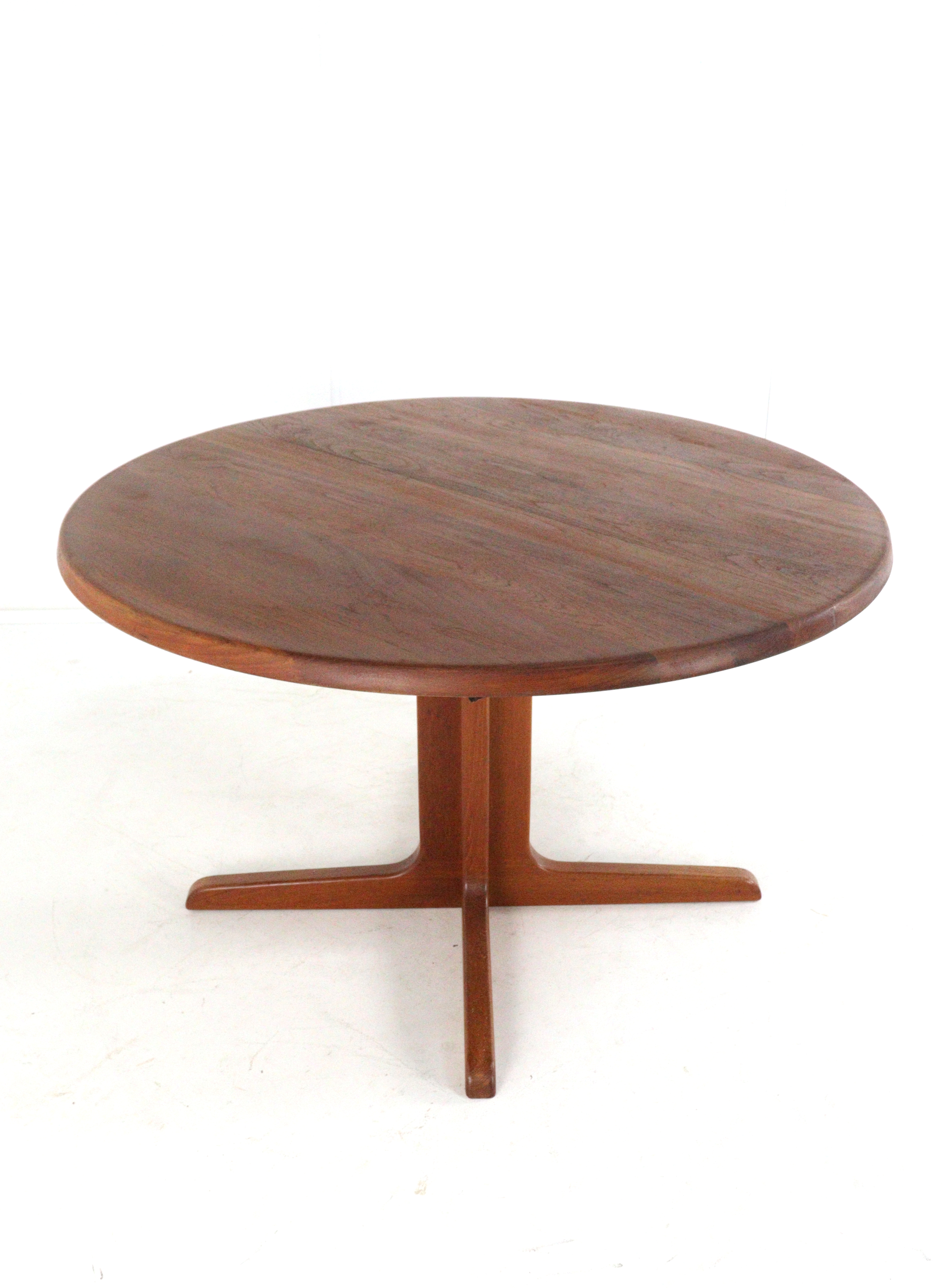 Niels Bach ronde eettafel 'Jersie'
