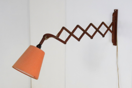 Houten schaarlamp