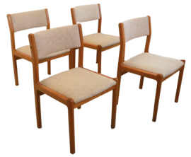 Set van 4 NIels O Möller stoelen 'Egemosedam'