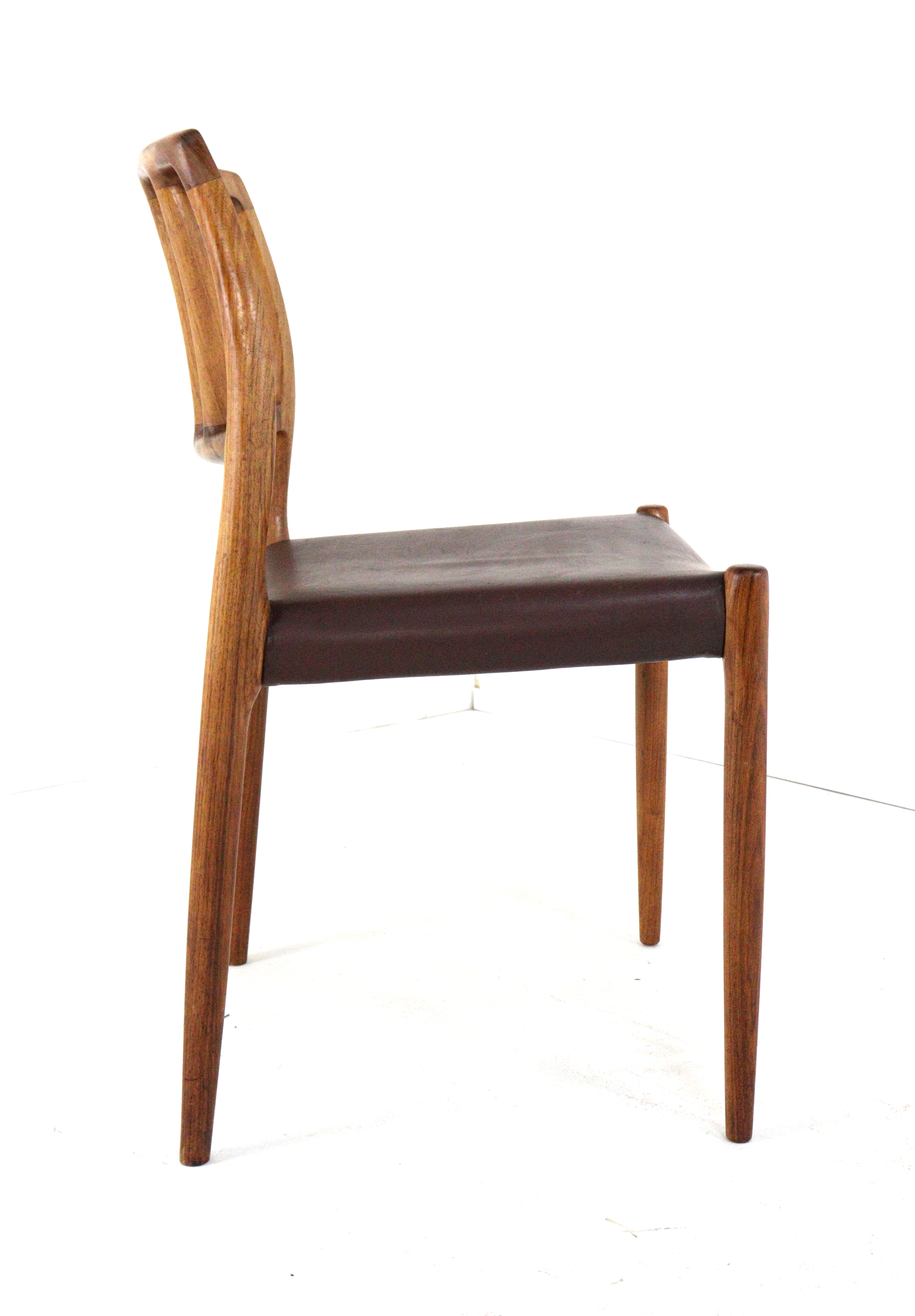 Set van 6 Niels O Møller stoelen model 83