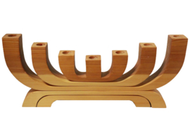 Houten dinerkandelaar
