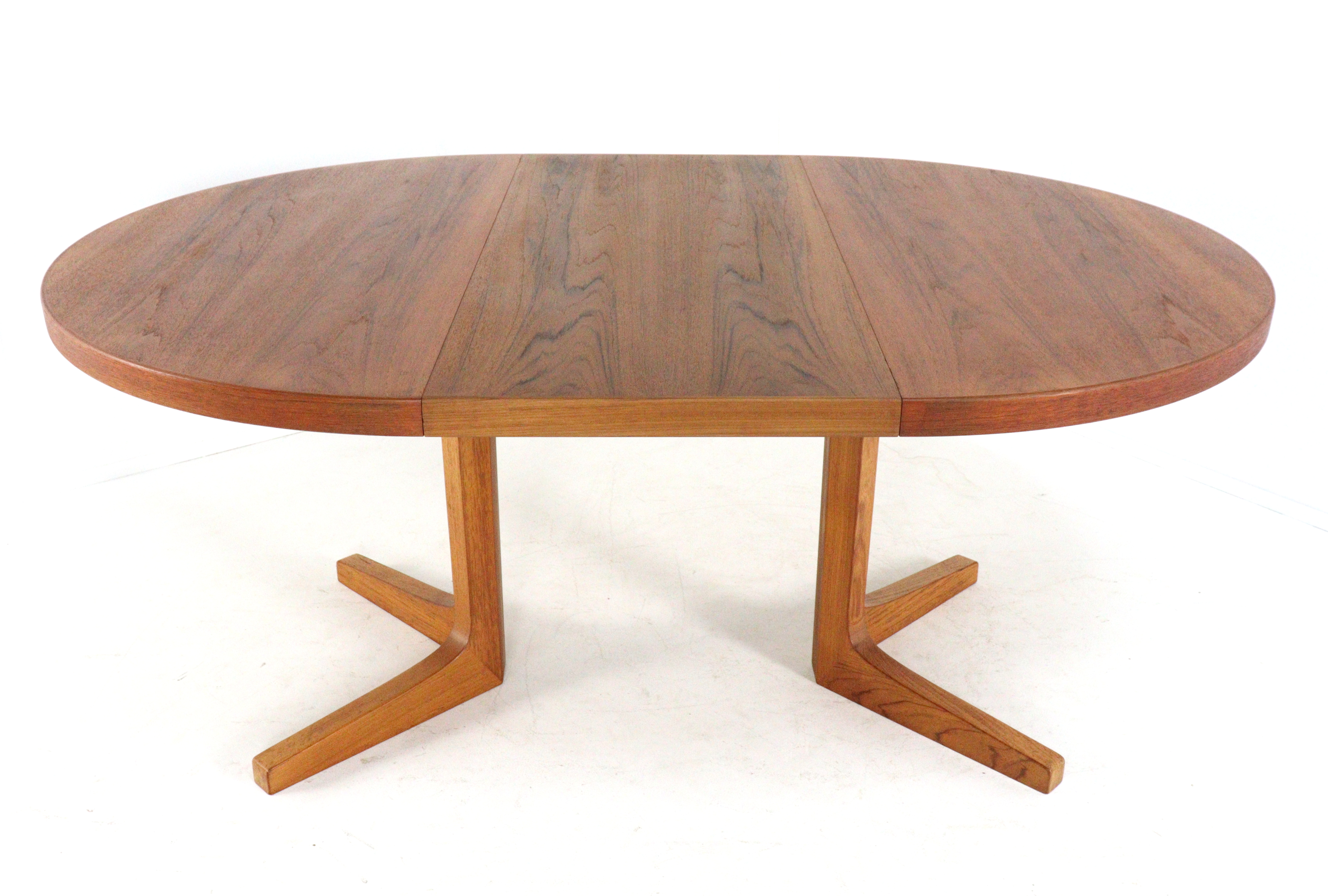 Ronde 2x verlengbare eettafel 'Nim'