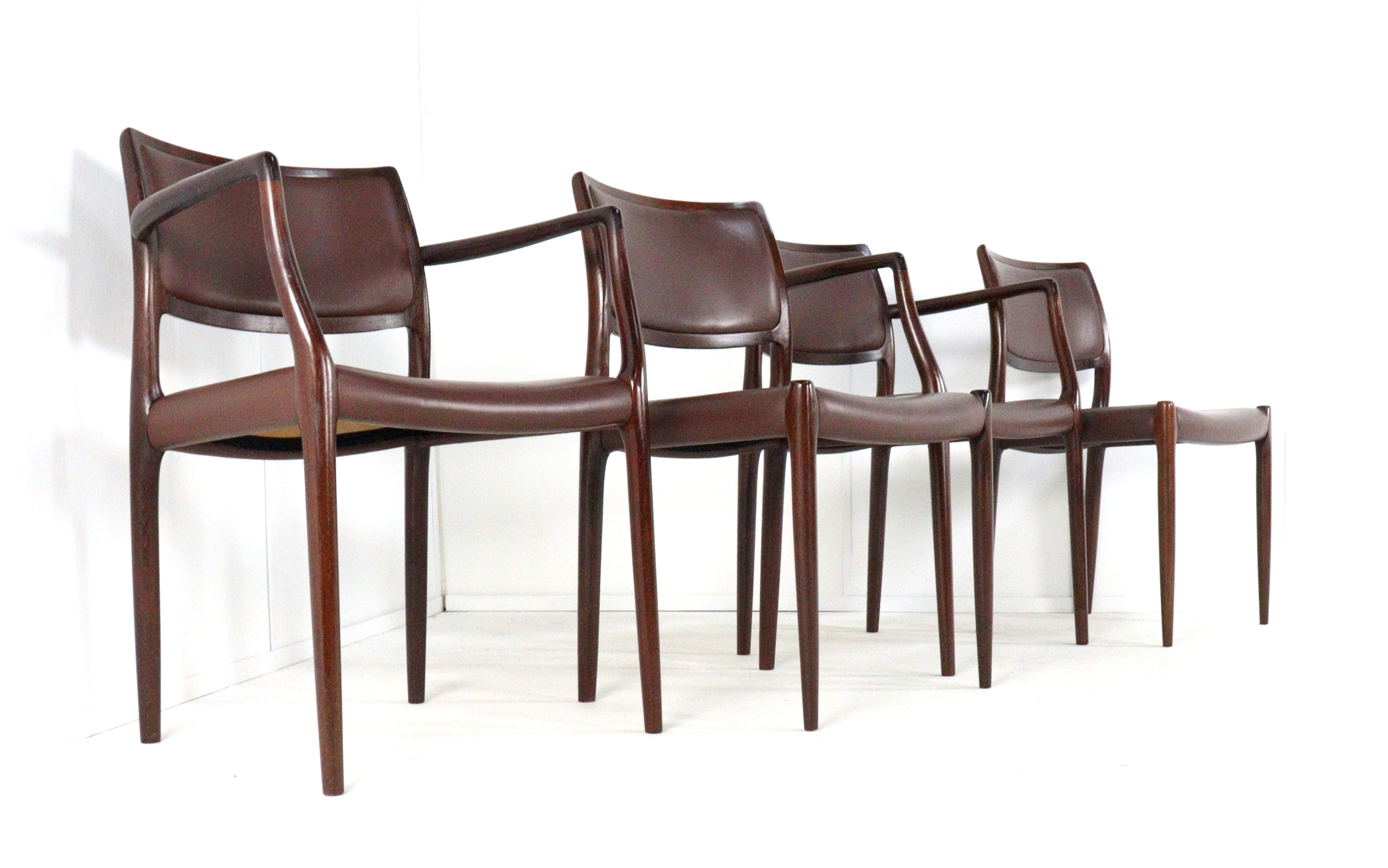Set van 2 + 2 palissander Niels Otto Møller stoelen model 65 + 80