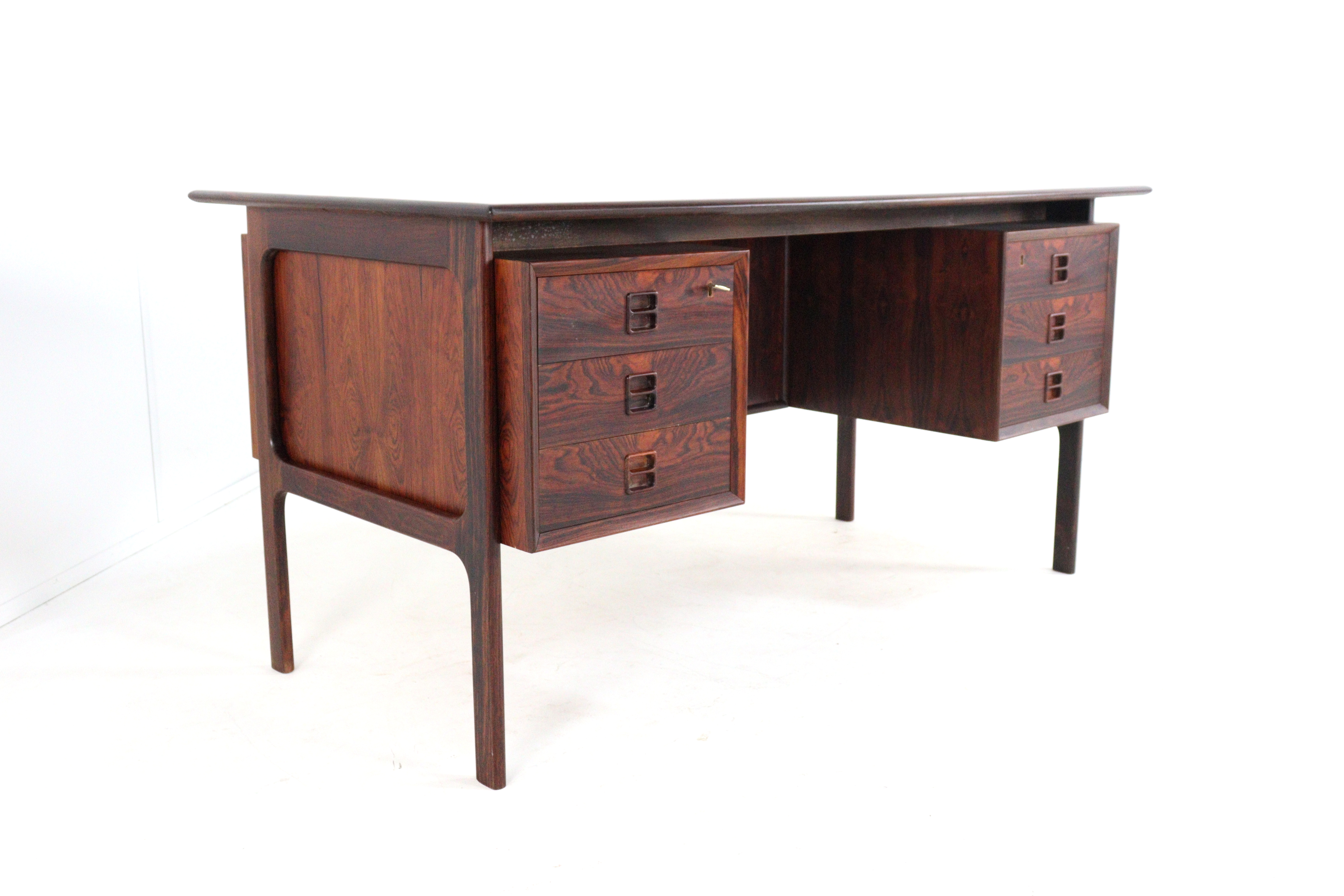 E. Brouer voor Brouer mobelfabrik palissander bureau