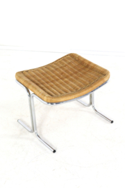 Dirk van Sliedregt voor gebroeders Jonkers voetenbankje