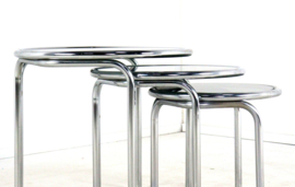 Italiaanse ronde chromen nesting tables met rookglas