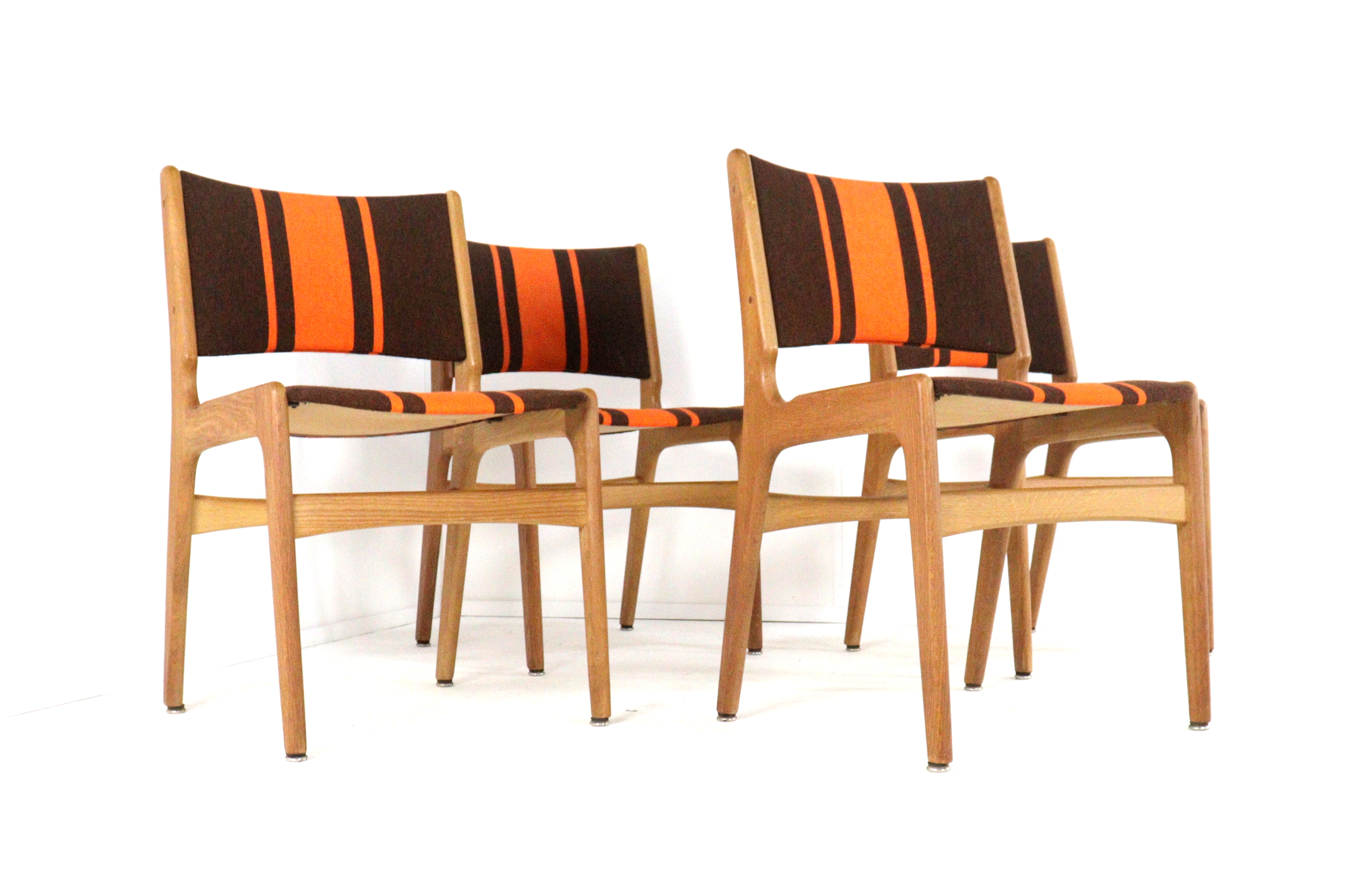 Set van 4 Erik Buch eetkamerstoelen model 89 'Tjele'