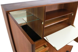 Wébé highboard Louis van Teeffelen 'Vinkepas'