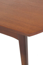 Louis van Teeffelen voor Wébé ronde eetkamertafel 'Breda'