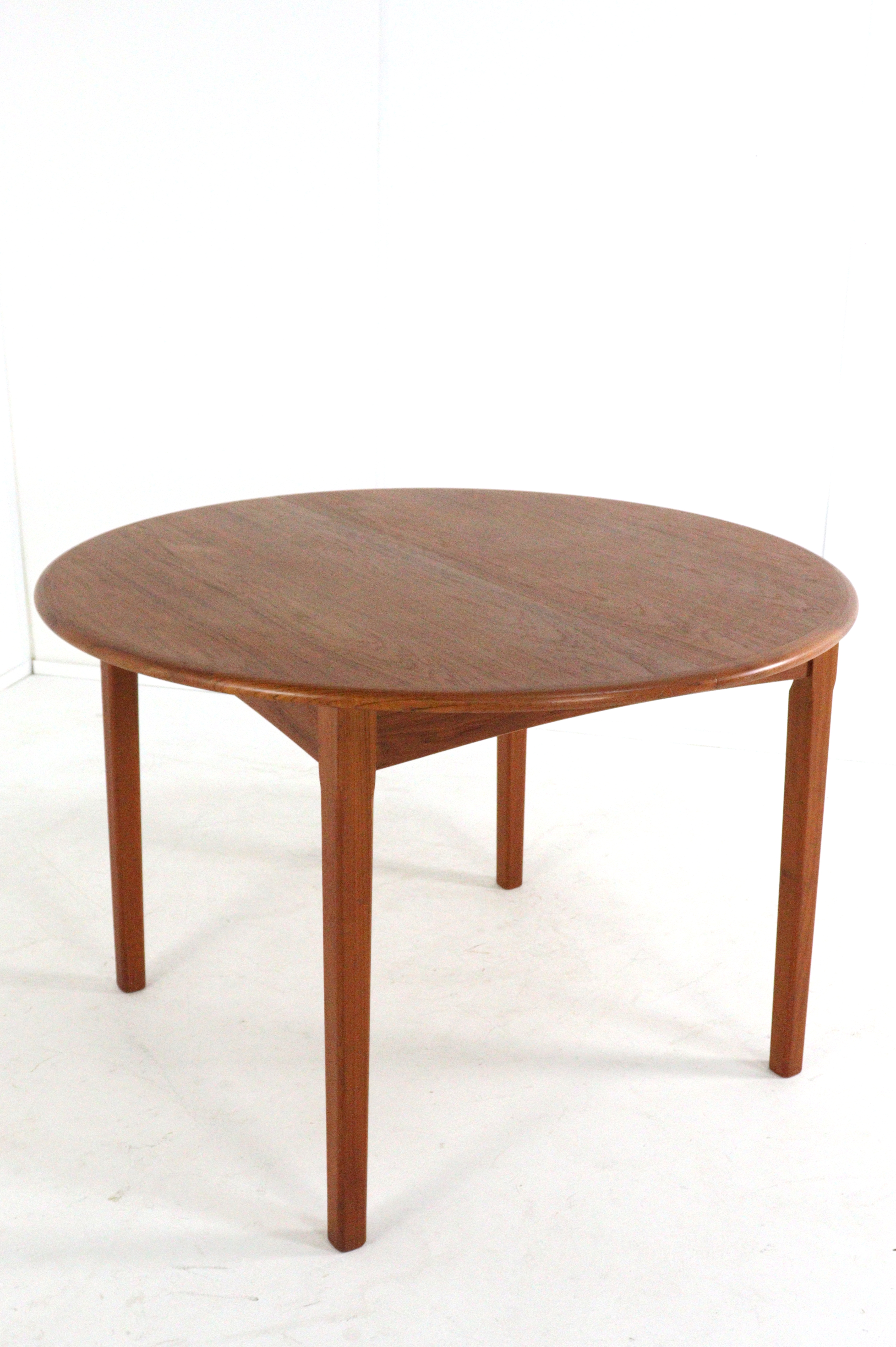 H. Sigh & Søns Møbelfabrik ronde verlengbare eettafel 'Parup'
