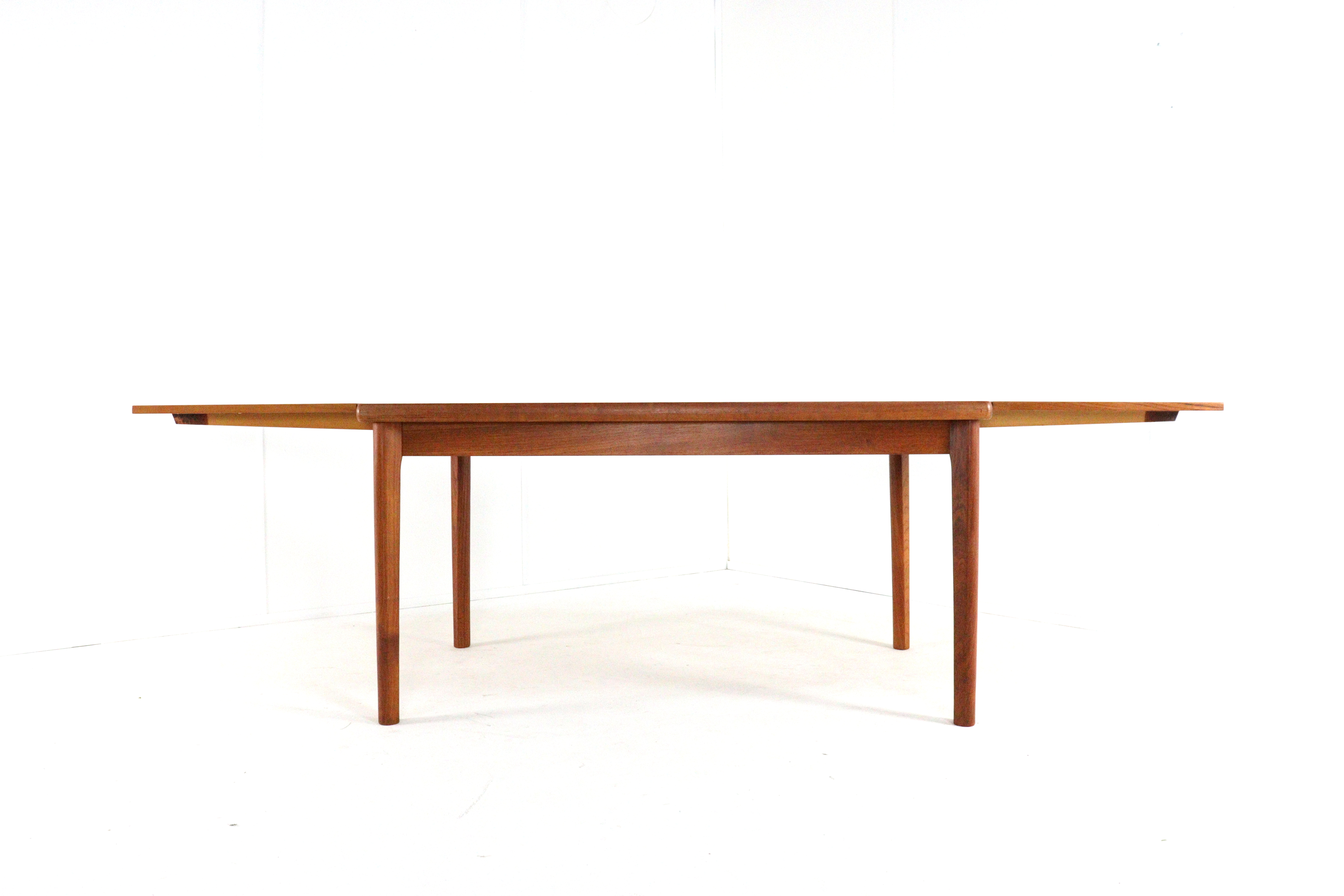 Henning Kjearnulf Vejle rechthoekige verlengbare eettafel XL