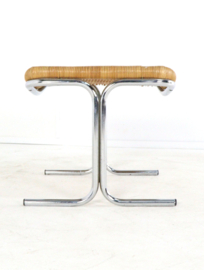 Dirk van Sliedregt voor gebroeders Jonkers voetenbankje