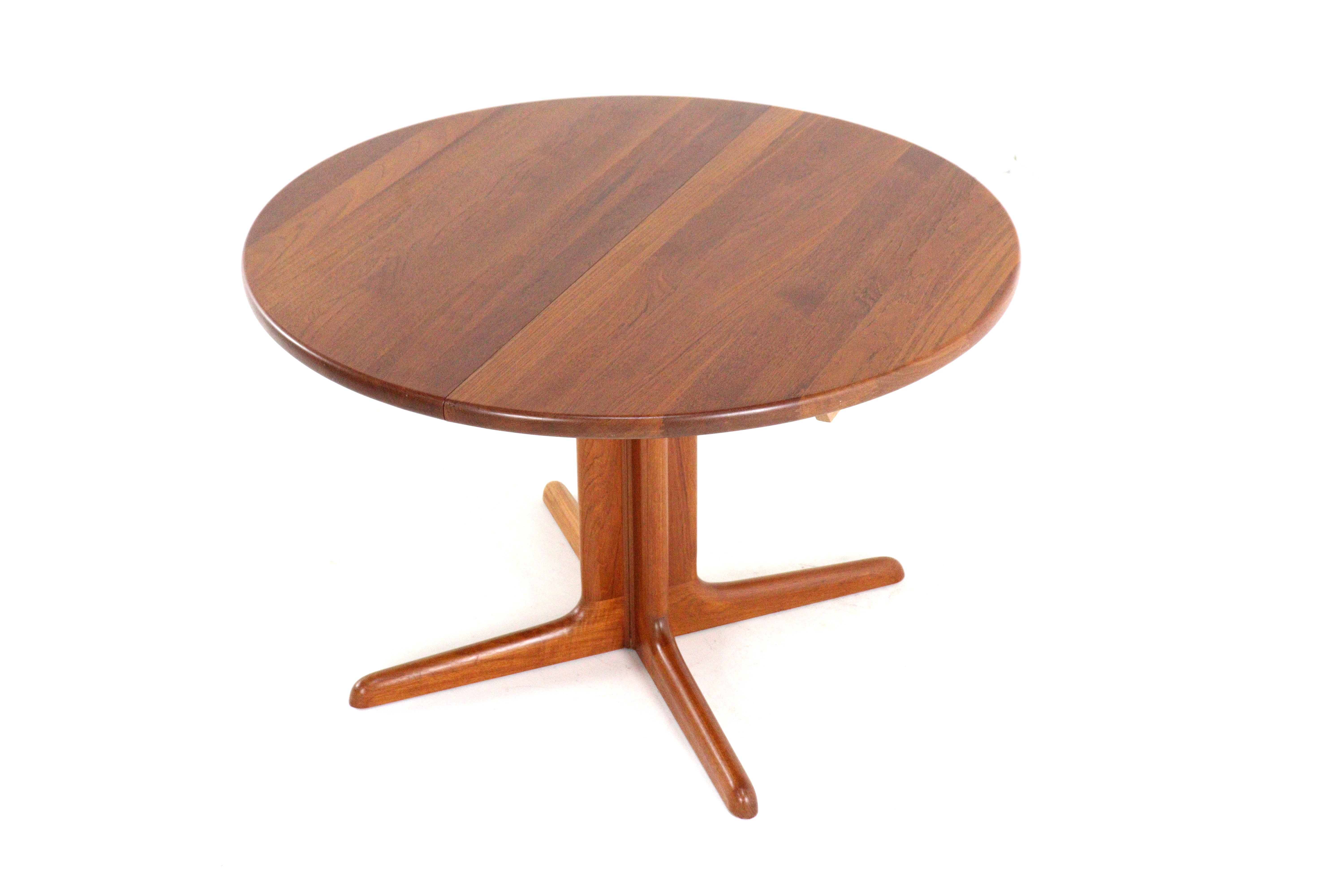 Ronde 2x verlengbare eettafel 'Krageris'