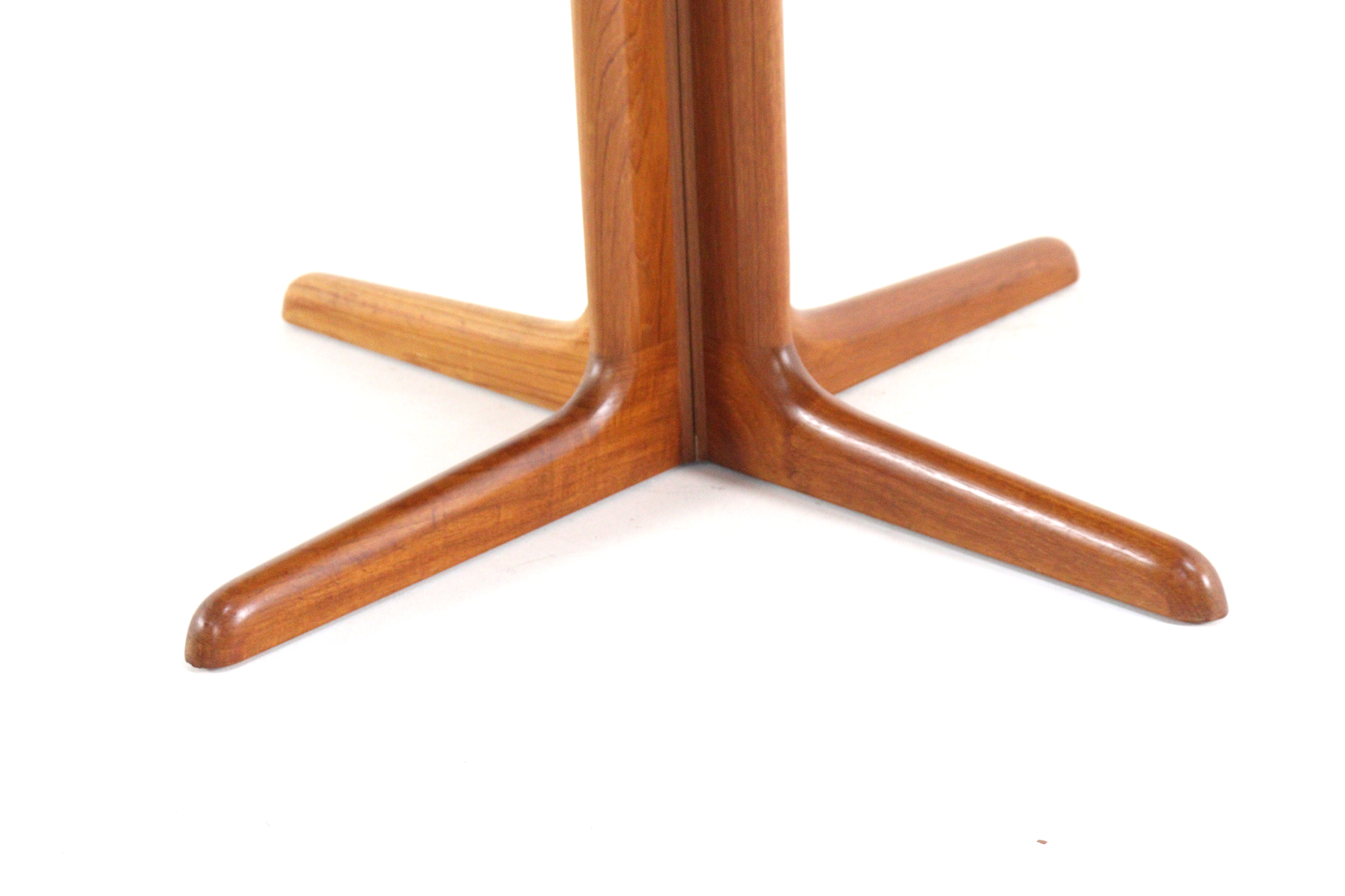Ronde 2x verlengbare eettafel 'Krageris'