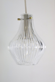 Glazen hanglamp met messing details