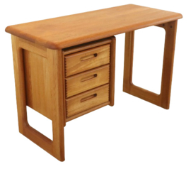 Compact Dyrlund bureau 'Grenaa'