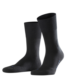 Run - black - zwarte Falke kousen met pluchen comfortzool, maat 49-50