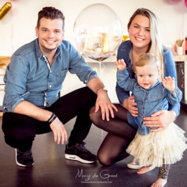 Stoere & meisjesachtige verjaardagsoutfit: Gouden tutu gecombineerd met panterprint en spijkerstof