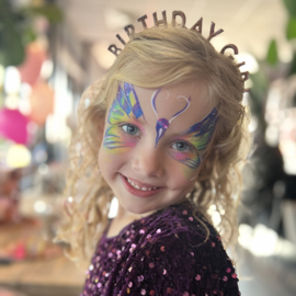 Lize’s 6e verjaardagsfeest met snoepkraam, donutwall, de mooiste schminkcreaties en photobooth-pret
