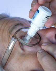 Druppelbril - Het ideale hulpmiddel voor oogdruppels - € 17,49 - Aanbevolen door oogartsen en opticiens