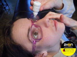 Druppelbril - Het ideale hulpmiddel voor oogdruppels - € 13,95 - Aanbevolen door oogartsen en opticiens