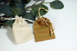 NATUREL Suede zakje - blanco - per 10 stuks