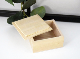 Vierkant houten doosje met deksel - gegraveerd - per 10 stuks