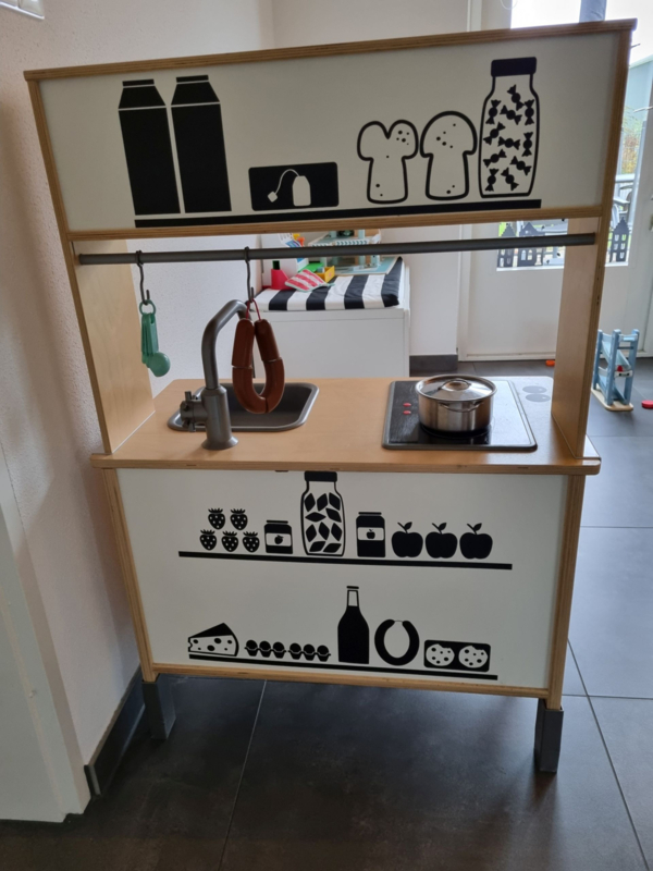 Ikea keukentje + Speelwinkel van Priscilla