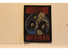 MOTLEY CRUE - SHOUT AT THE DEVIL ( WOVEN )