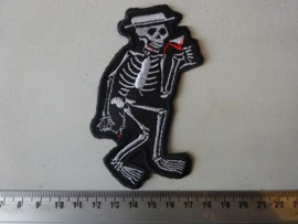 SOCIAL DISTROTION - SKELET
