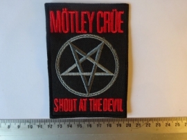 MOTLEY CRUE - SHOUT AT THE DEVIL