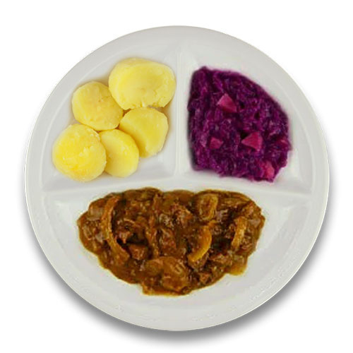 Runderhachee met gekookte aardappelen en rode kool