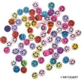 Gemixte smiley polymeer kralen 10 stuks