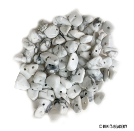Marmeren howlite halfedelsteen chips kralen 2-10mm 10gram (ca. 25-40 stuks)