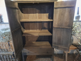 Unieke houten kast