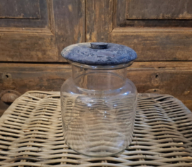 Glazen pot met houten deksel