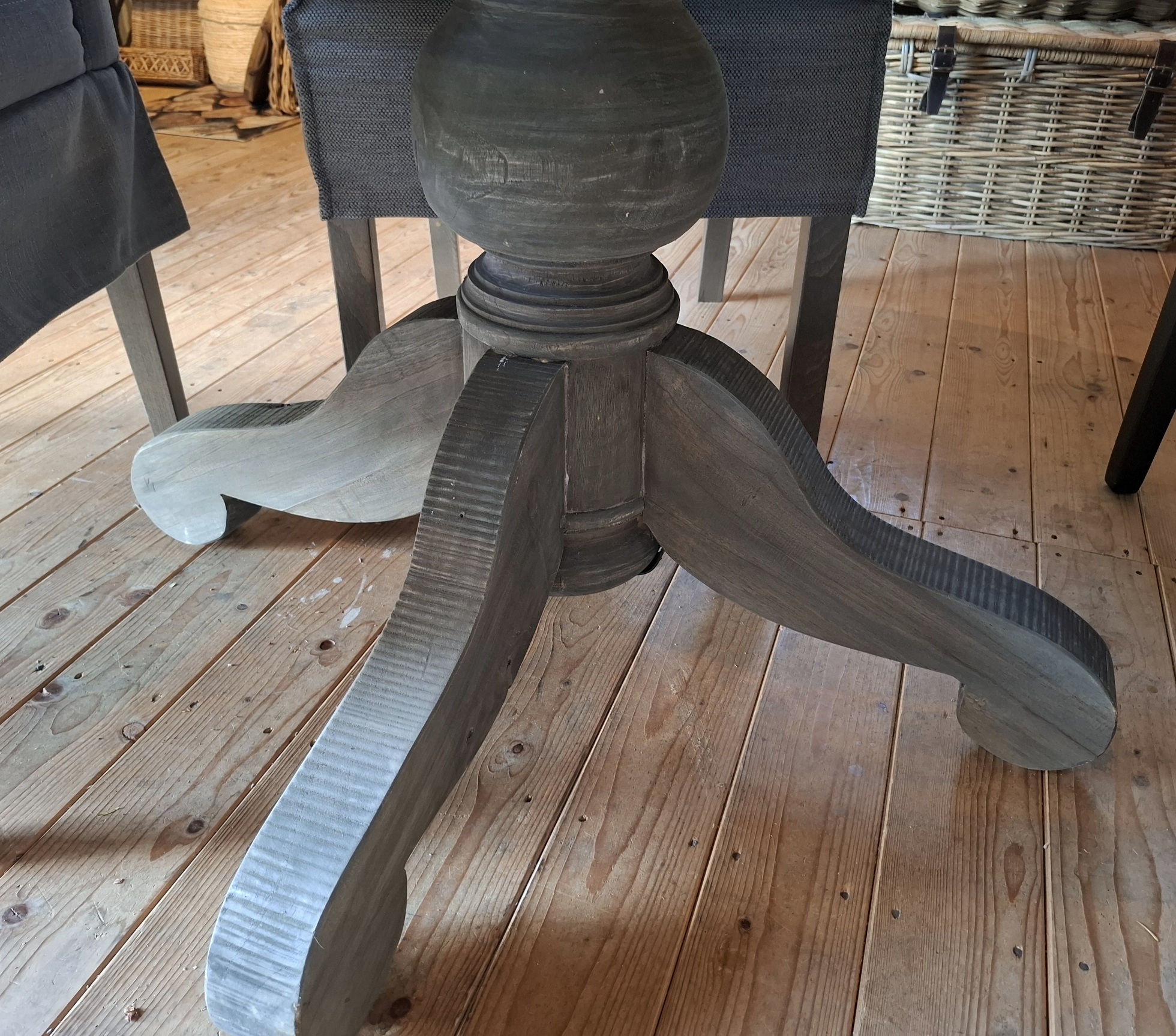 Ronde eetkamertafel