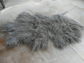 Tibentaans schapenvacht taupe