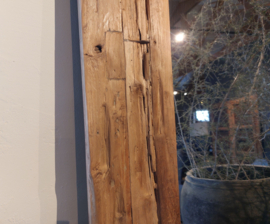 Spiegel met oud houten rand