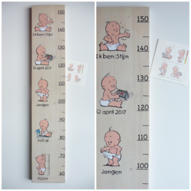 Groeimeter  hout naar aanleiding van geboortekaartje kraamcadeau Stijn