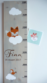 Groeimeter  hout van geboortekaartje kraamcadeau Finn