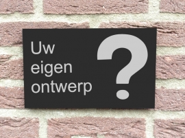 Voordeur naambord gekleurd eigen ontwerp