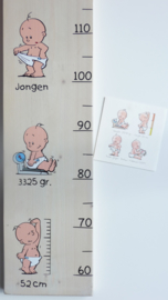 Groeimeter  hout naar aanleiding van geboortekaartje kraamcadeau Stijn