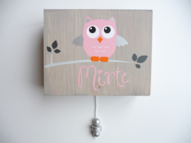 Muziekdoosje met naam uil oud roze grijze blaadjes