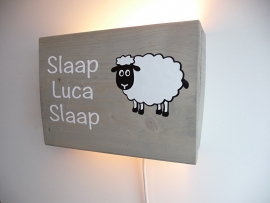 Origineel cadeau met naam lamp slaap kindje slaap