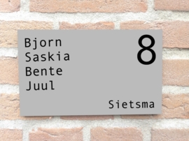 Voordeur naambord Naam rechts