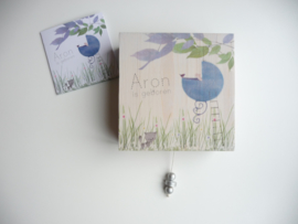 Muziekdoosje van geboortekaartje kraamcadeau Aron