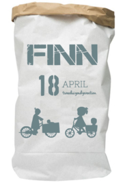 Paperbag van geboortekaartje Finn persoonlijk kraamcadeau