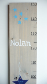 Groeimeter  van geboortekaartje kraamcadeau Nolan