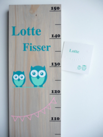 Groeimeter  hout persoonlijk kraamcadeau van geboortekaartje Lotte